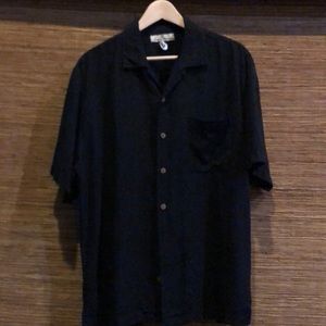 Tommy Bahama black button down short sleeve shirt